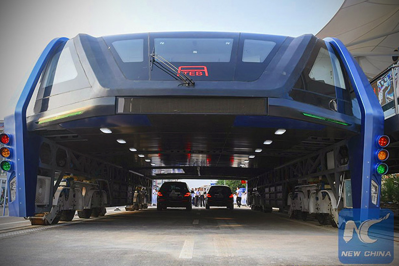 China Straddling Bus