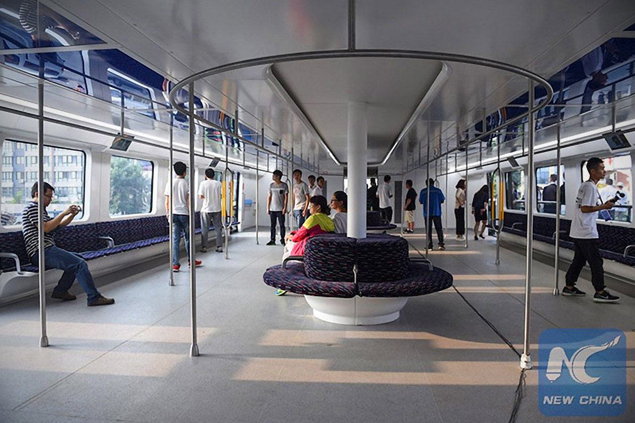 China Straddling Bus