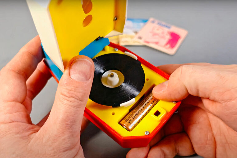 Mighty Tiny Smallest Record Player