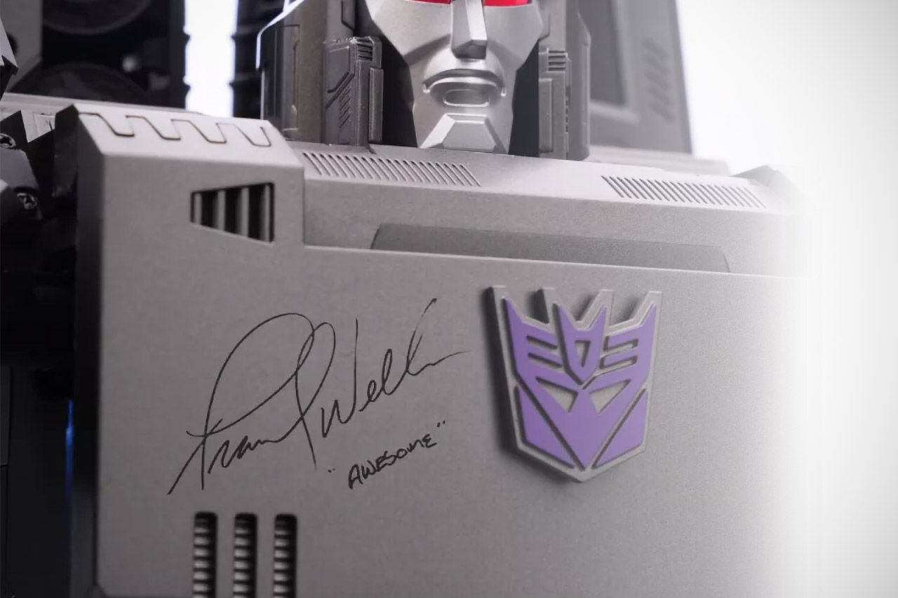 Hasbro Robosen Megatron Robot