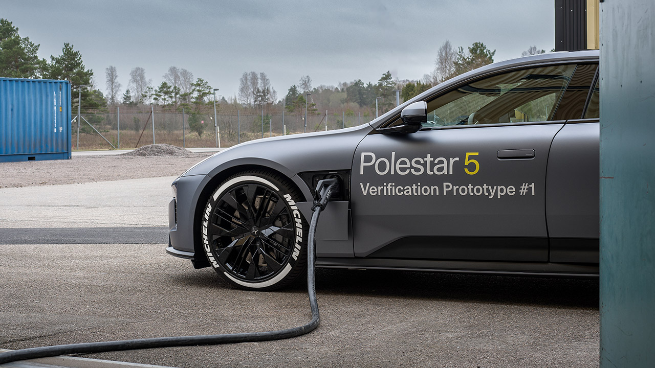 Polestar 5 Prototype Fast Charging 10 Minutes