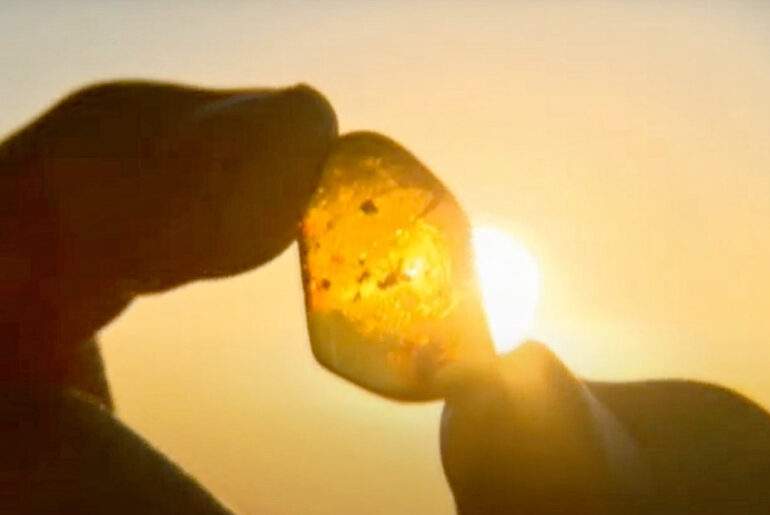 MIT Amber Polymer DNA Digital Data