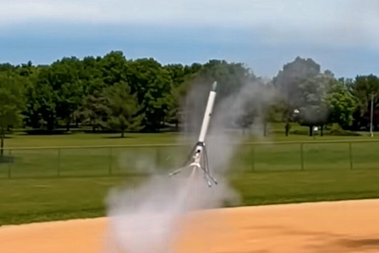 Model Rocket Vertical Landing SpaceX