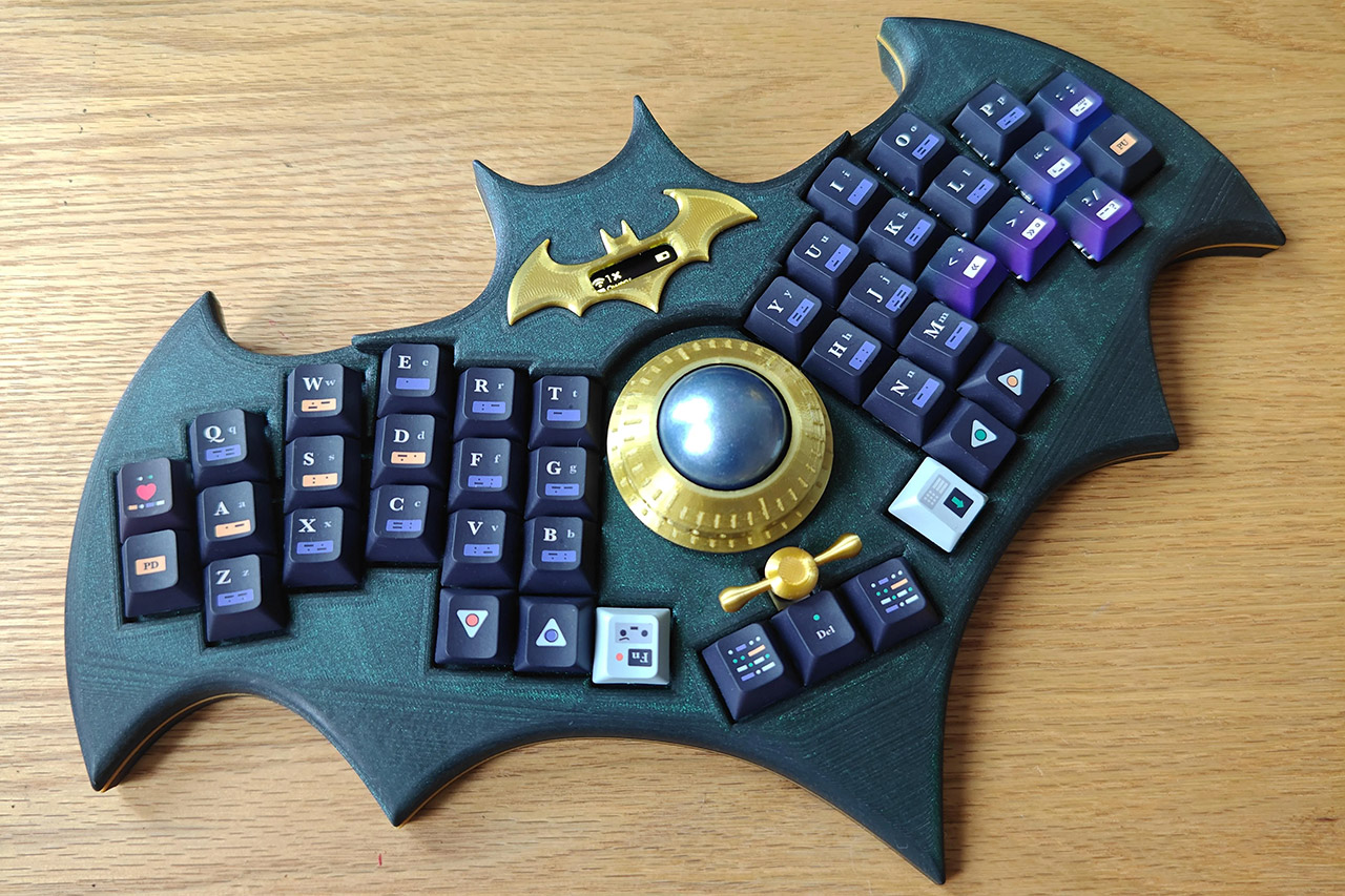 Split-Design Batman Keyboard Batmobile Mouse