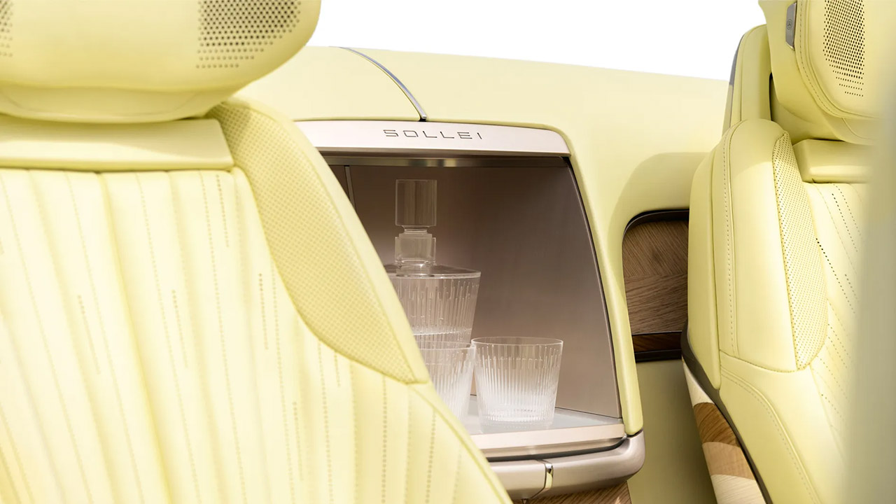 Cadillac SOLLEI Luxury Electric Convertible Concept Interior