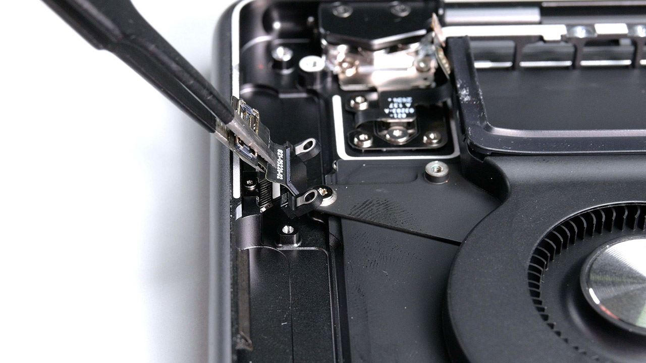 MacBook Pro M4 Teardown