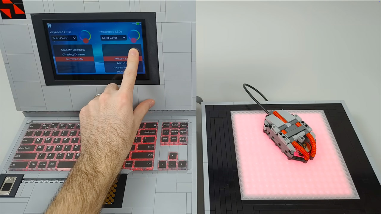 Functional LEGO Laptop