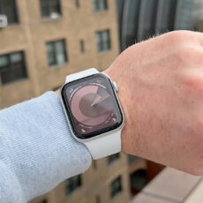 Apple Watch SE 2 in 2025