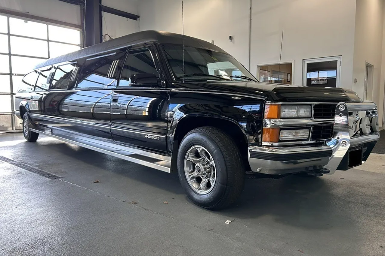 Chevrolet K2500 Suburban 4x4 Limousine For Sale