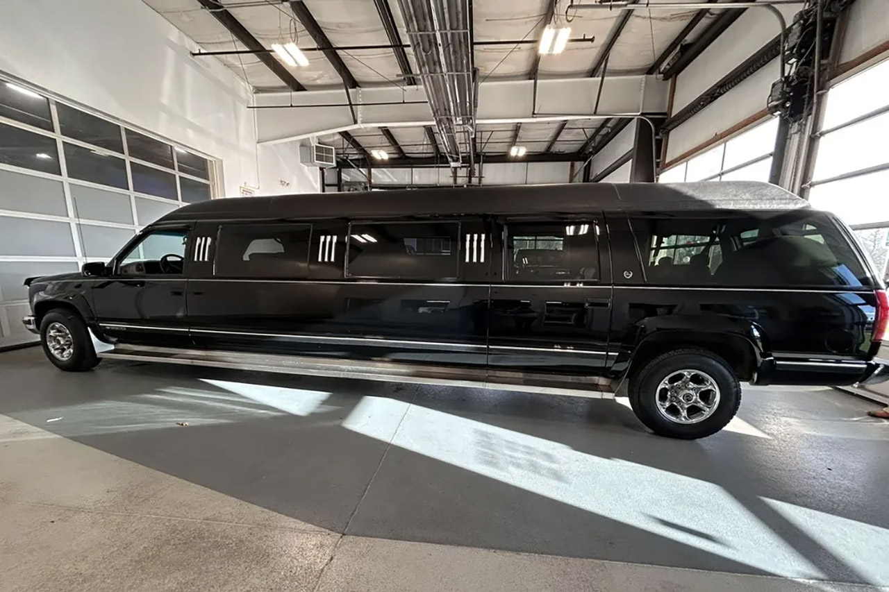 Chevrolet K2500 Suburban 4x4 Limousine For Sale