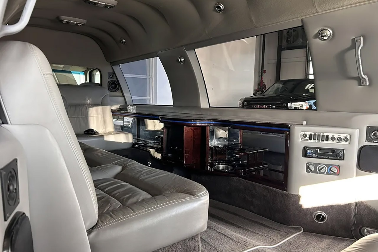 Chevrolet K2500 Suburban 4x4 Limousine For Sale