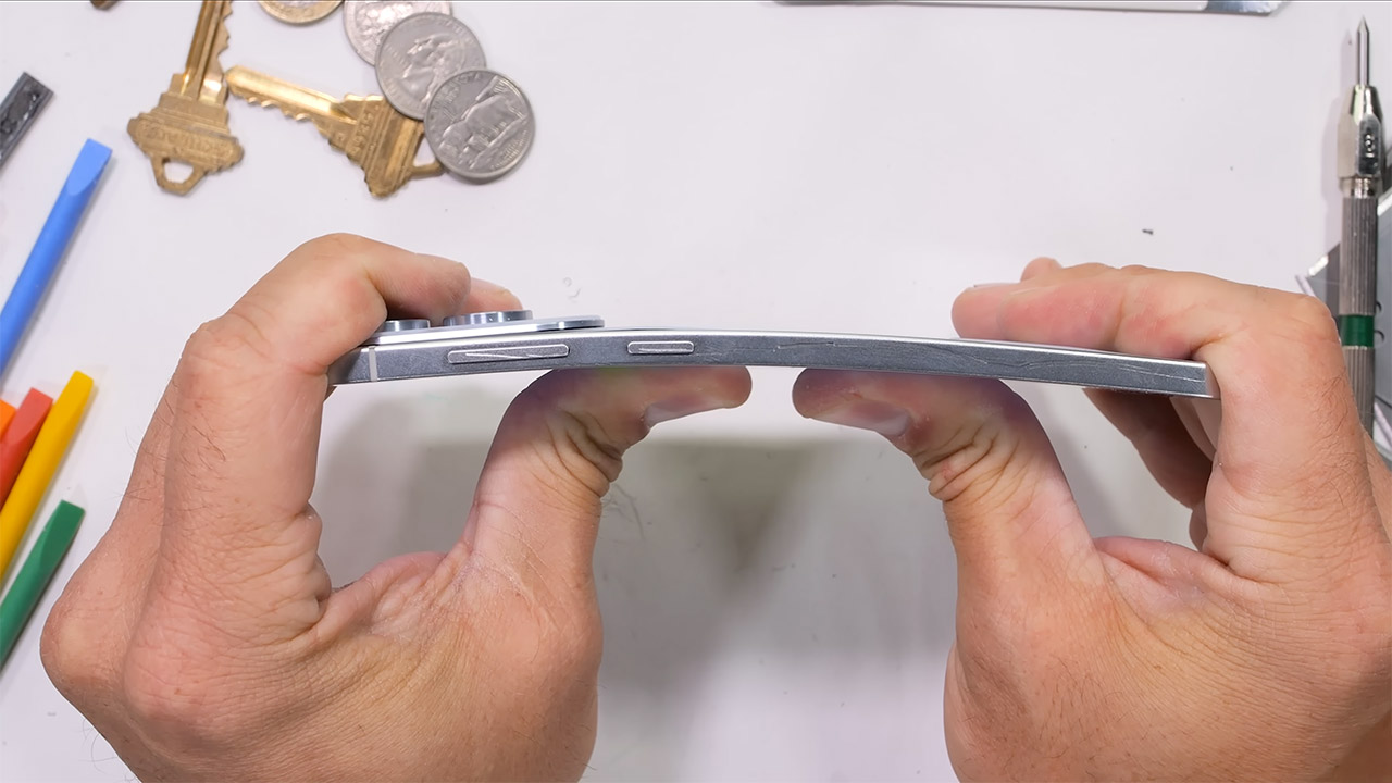 Samsung Galaxy S25 Edge Durability Test JerryRigEverything