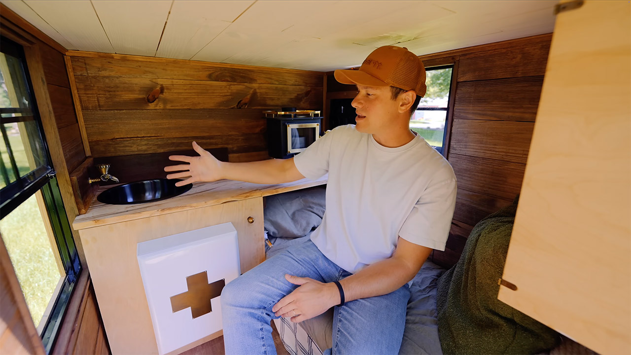 Levi Kelly World's Smallest Mobile Tiny House Guinness