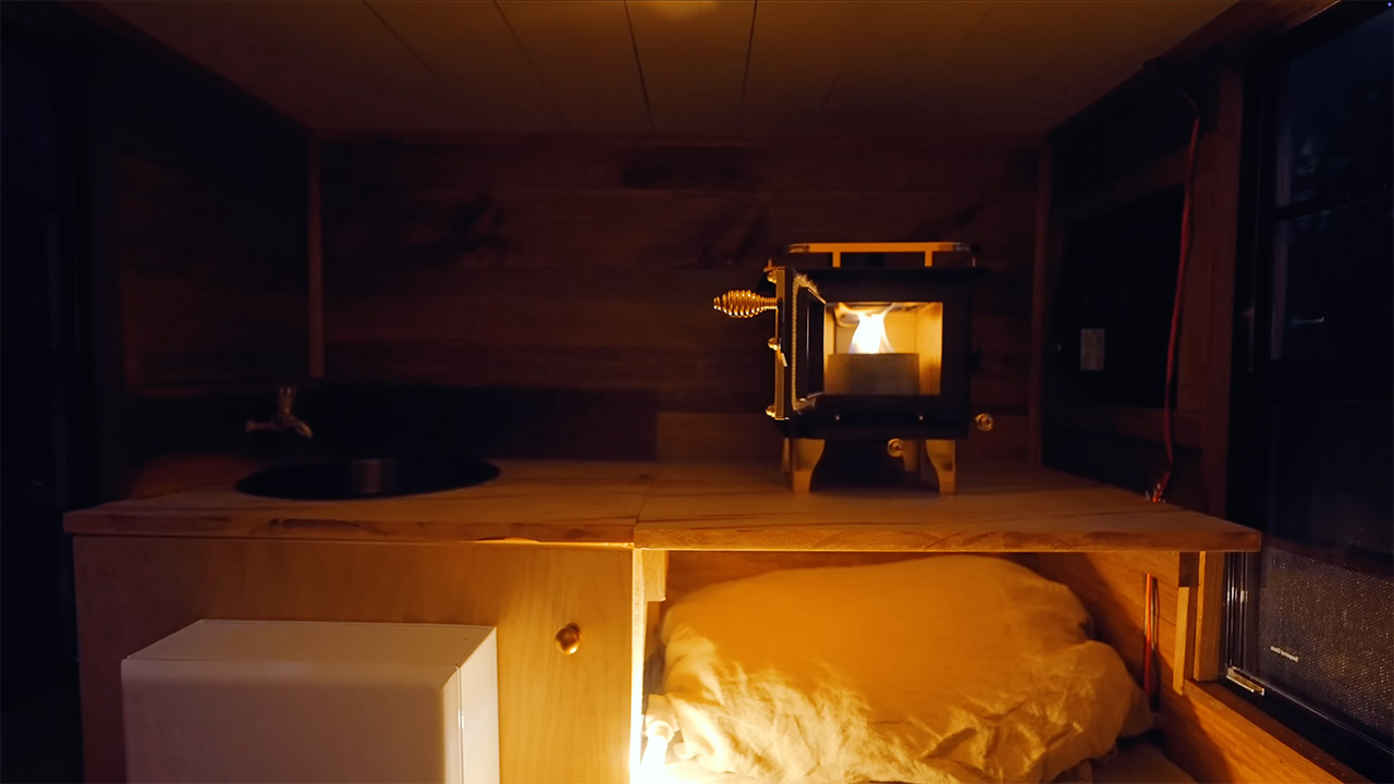 Levi Kelly World's Smallest Mobile Tiny House Guinness