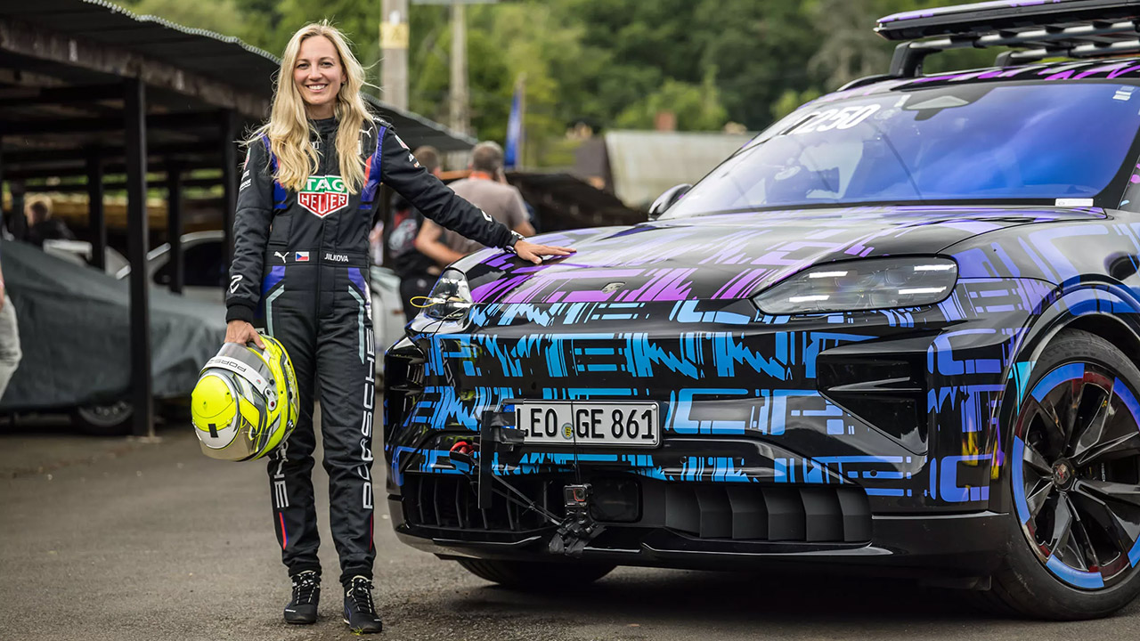 Top Gear Richard Hammond British Hill Climb Electric Porsche Cayenne