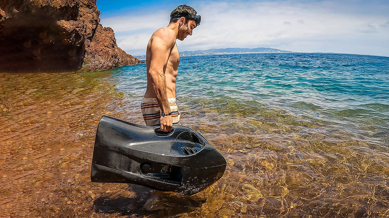 Carbon Fiber SeaNXT Underwater Scooter Takes Aquatic Adventures to the Subsequent Stage 5 Carbon Fiber SeaNXT Underwater Scooter