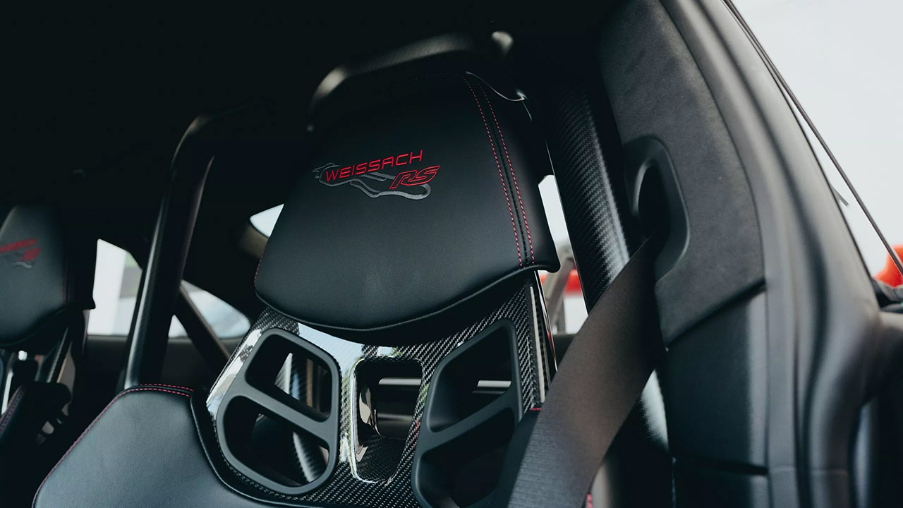 Dua Lipa Porsche 911 GTS RS Interior