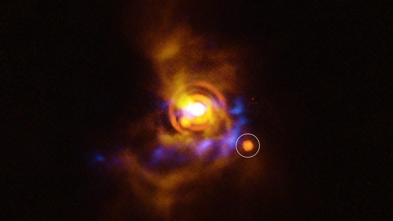 Newborn Planet ESO Very Large Telescope