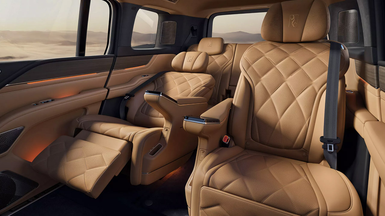 BYD YangWang U8L Electric SUV Interior