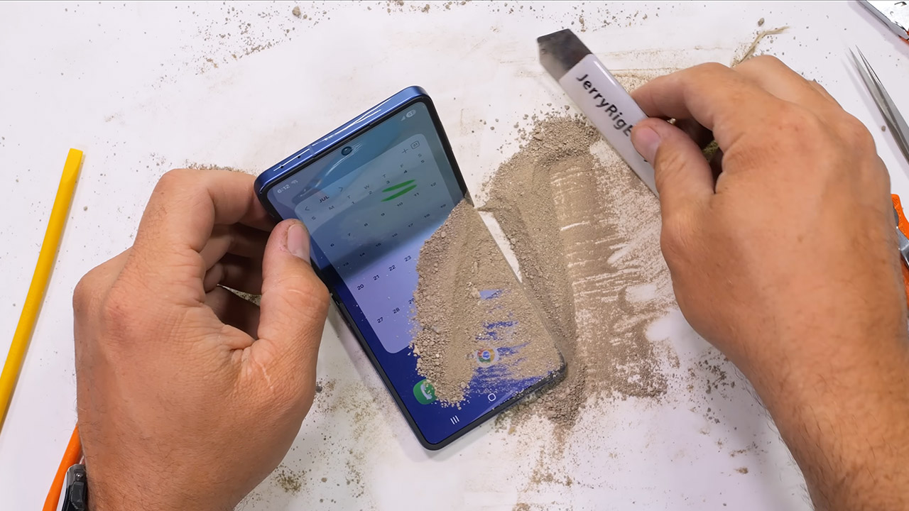 Samsung Galaxy Z Flip7 Durability Test
