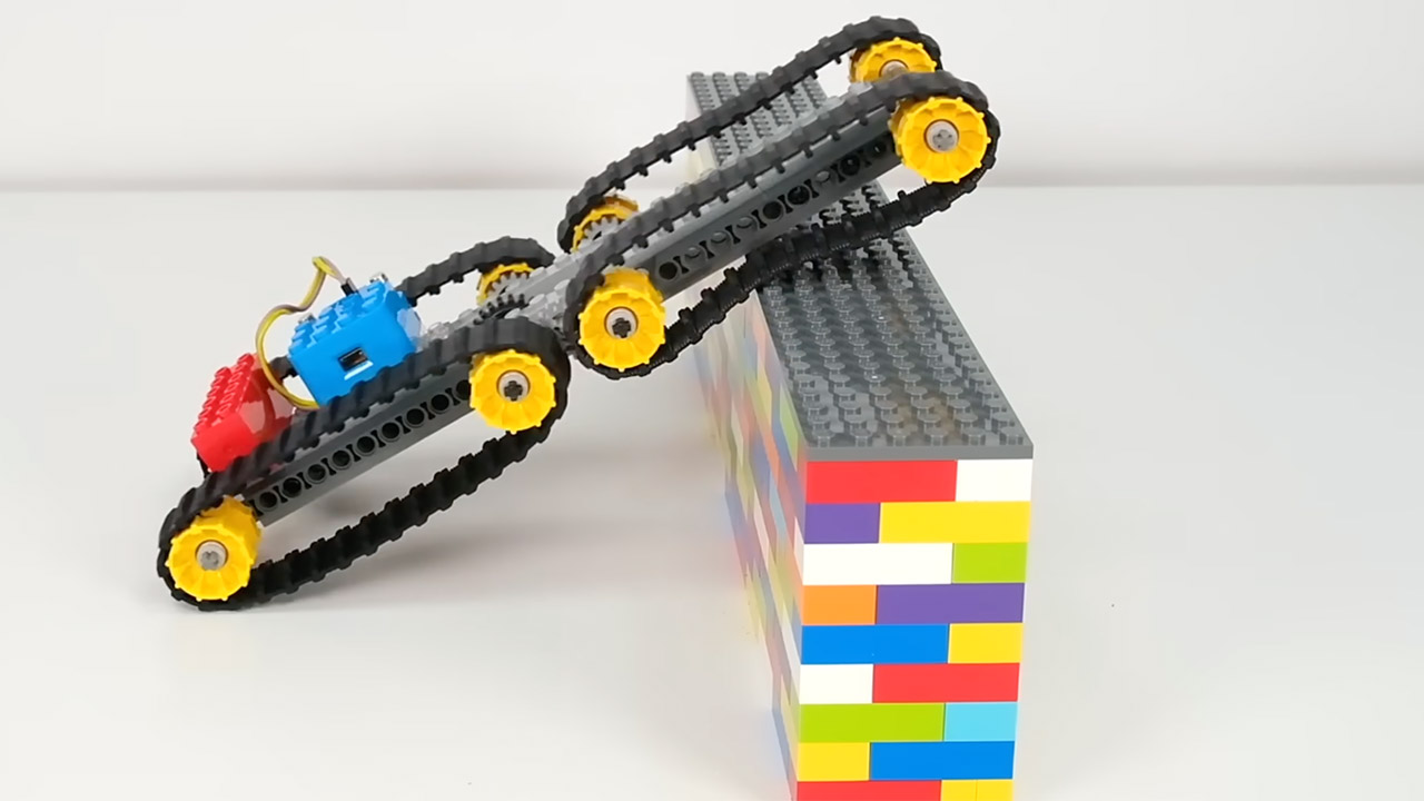 Brick Technology LEGO Vehicle Scale Walls