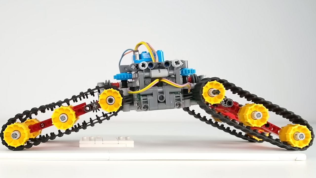 Brick Technology LEGO Vehicle Scale Walls