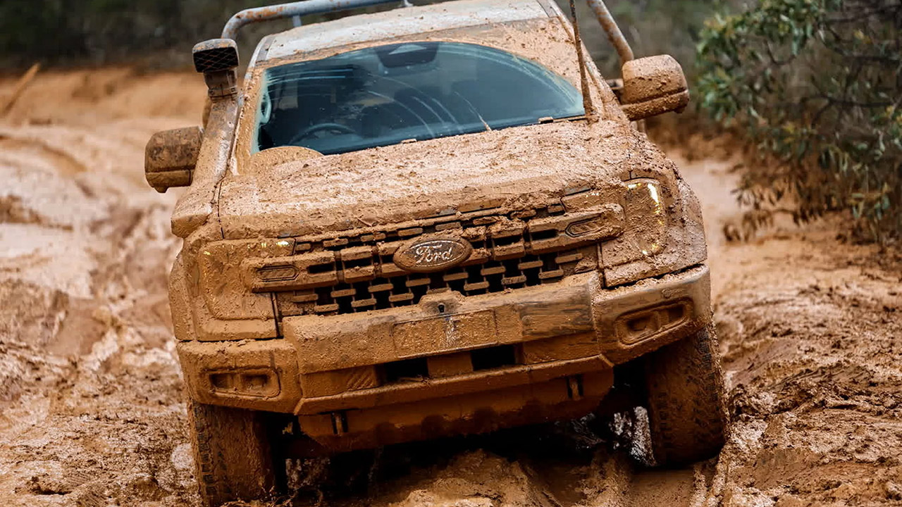 Ford Ranger Super Duty Truck 600kg Mud Test