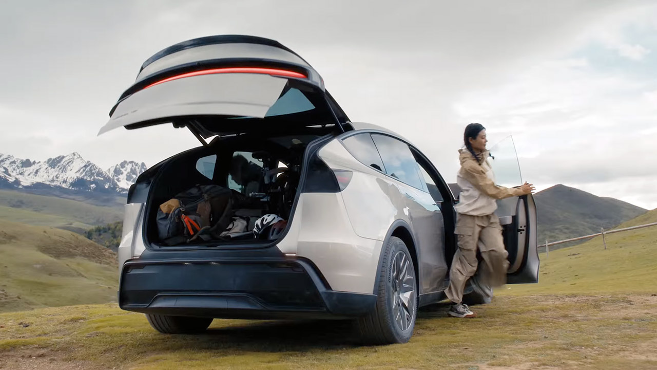 New Tesla Model Y L Six-Seat Launch