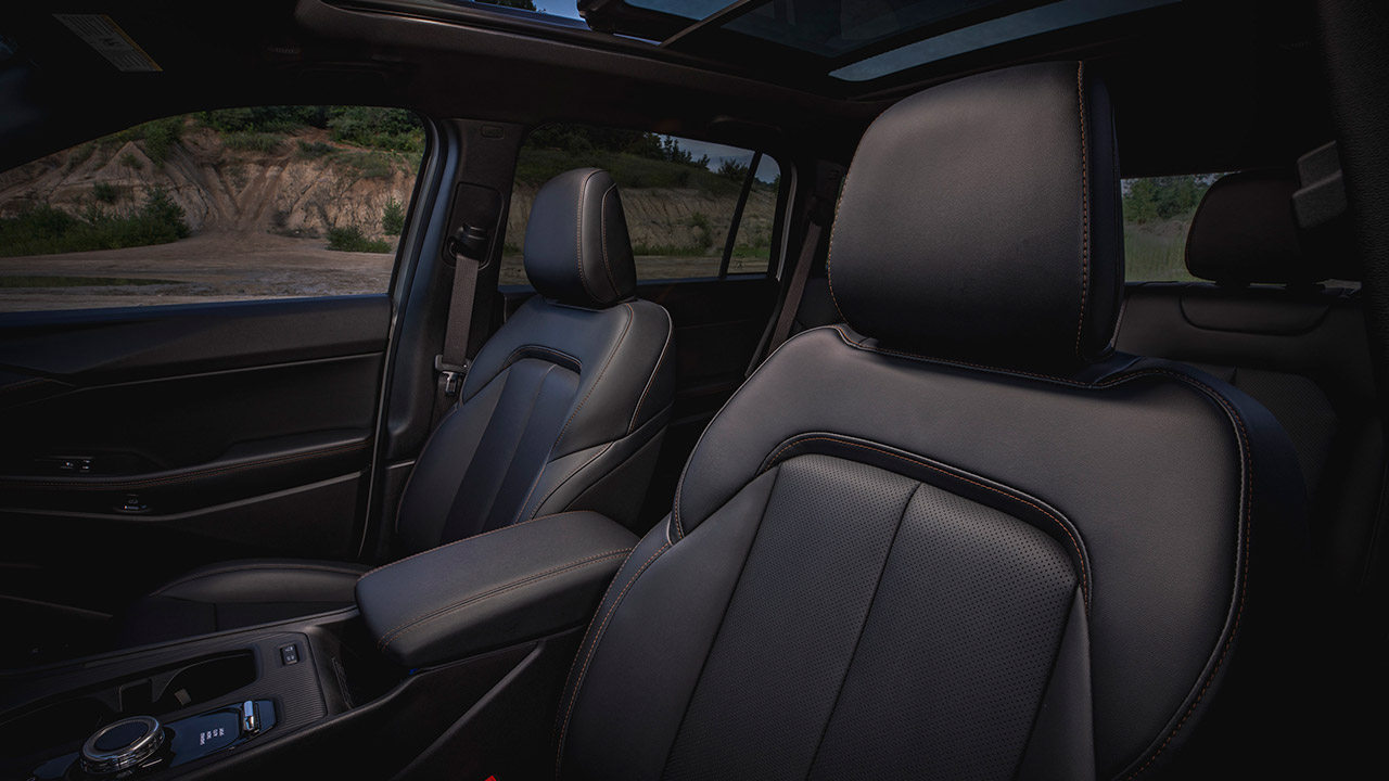 2026 Jeep Cherokee Hybrid Interior