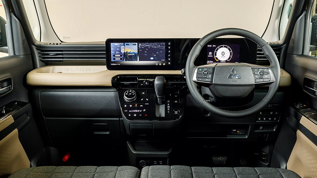 2025 Mitsubishi Delica Mini Interior