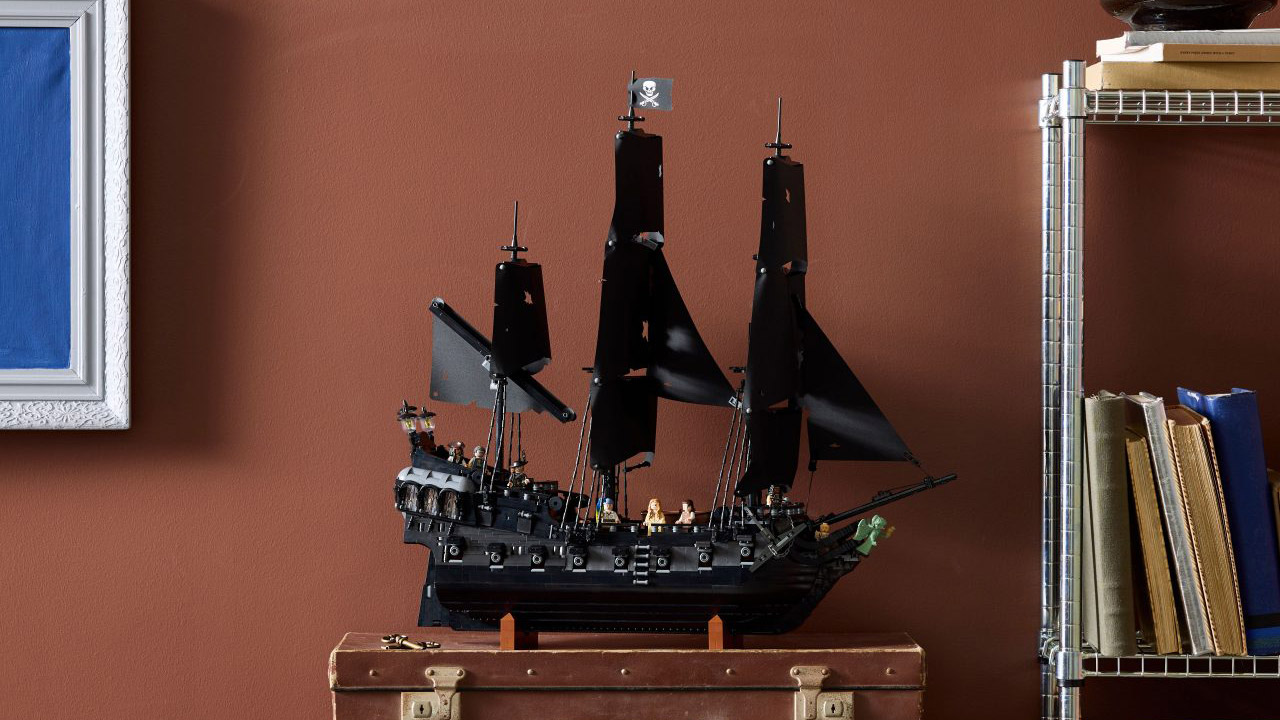 LEGO Icons Captain Jack Sparrow's Pirate Ship 10365 Set