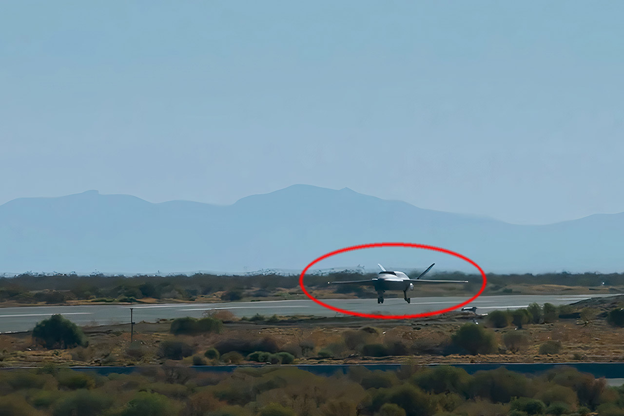 General Atomics YFQ-42A Autonomous Combat Drone Flight