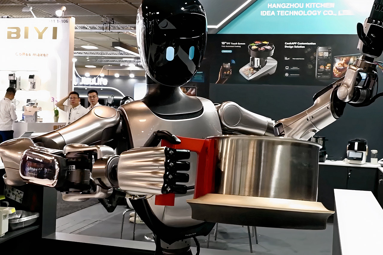 Ant Group Robbyant R1 Humanoid Robot