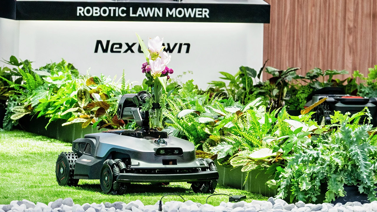 NexLawn Master X Vision Lawn Mower Robot Arm