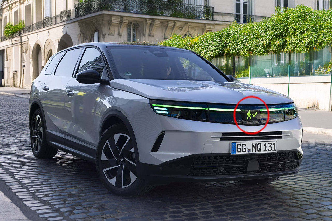Opel Grandland Prototype Pedestrian Display