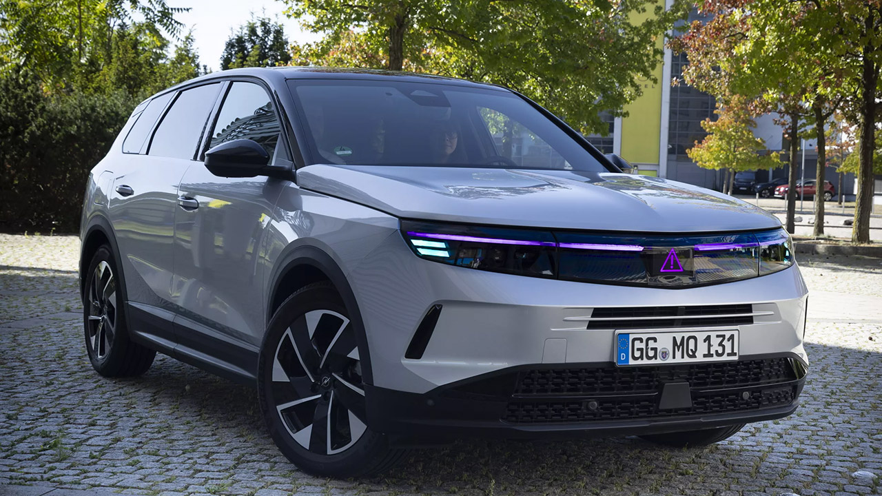 Opel Grandland Prototype Pedestrian Display