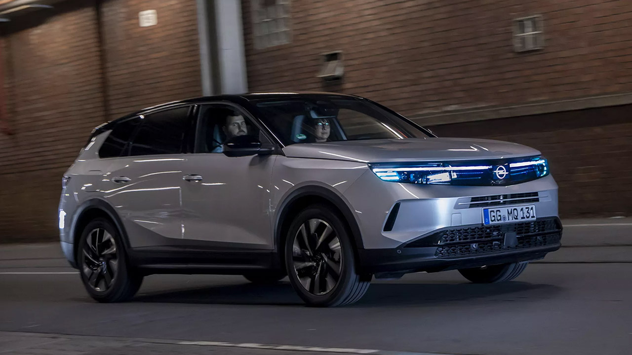 Opel Grandland Prototype Pedestrian Display