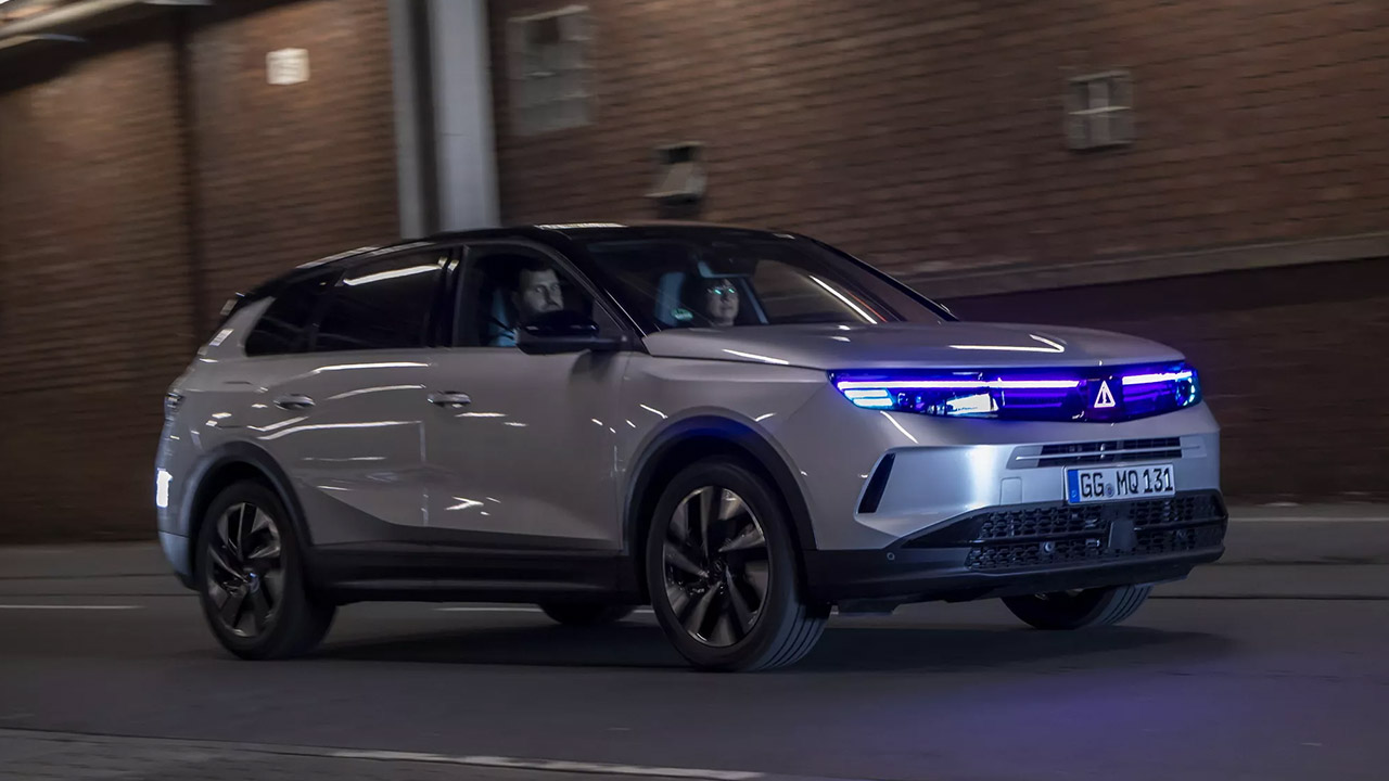 Opel Grandland Prototype Pedestrian Display