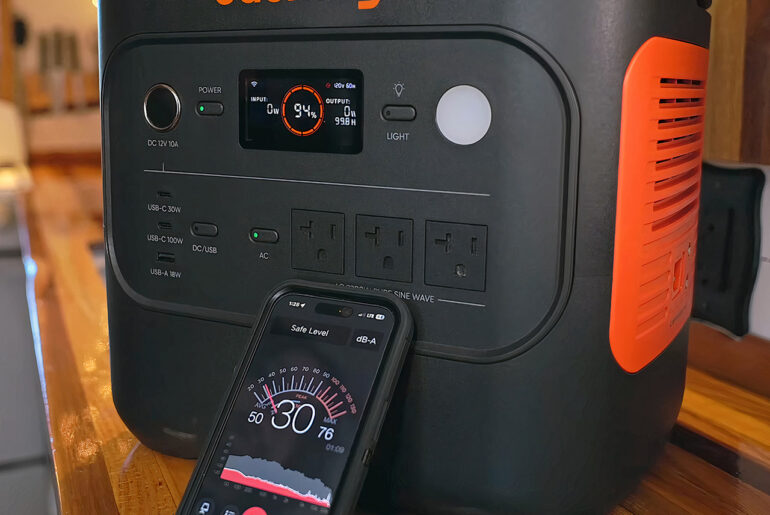 Jackery Explorer 2000 v2 Portable Power Station