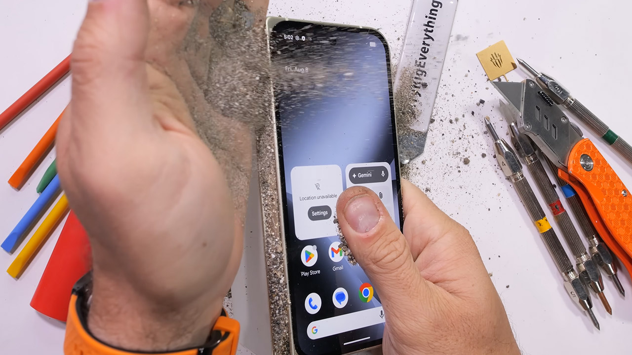 Google Pixel 10 Pro Fold Teardown Durability Test