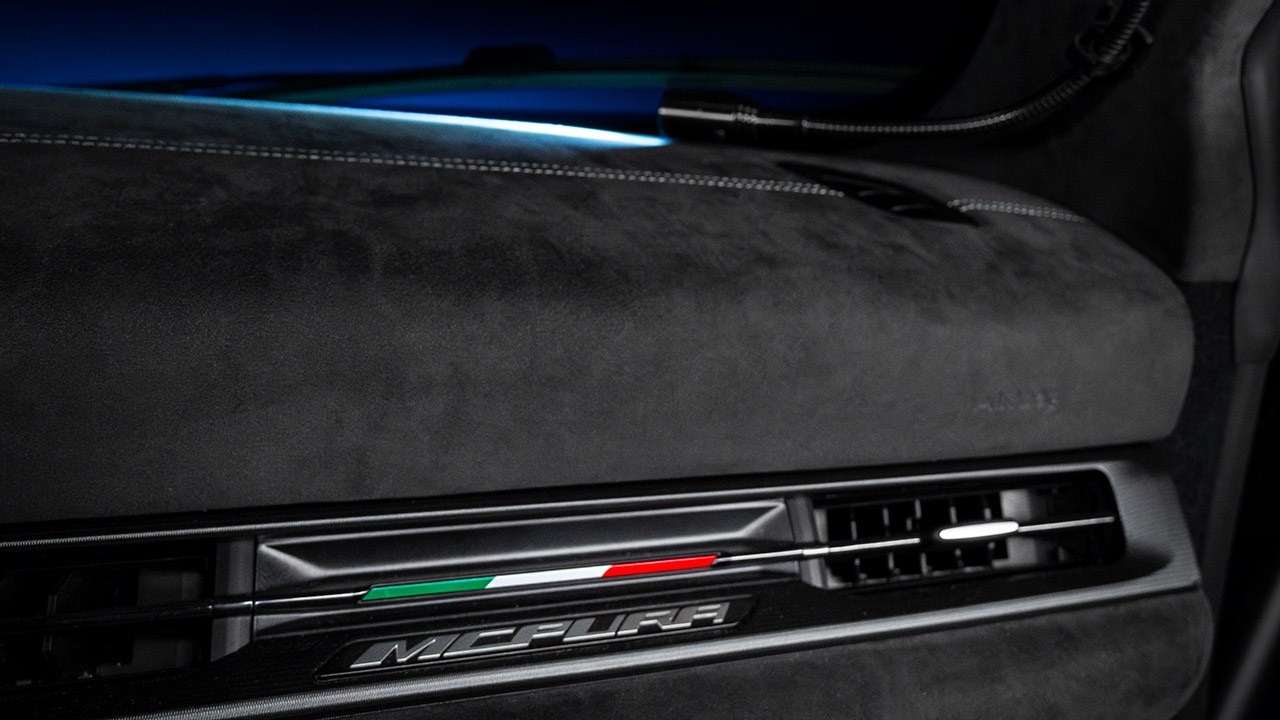 Maserati MCPURA Joins Italy's Carabinieri, is a Supercar Constructed for Saving Lives 7 Maserati MCPURA Italy Carabinieri Interior