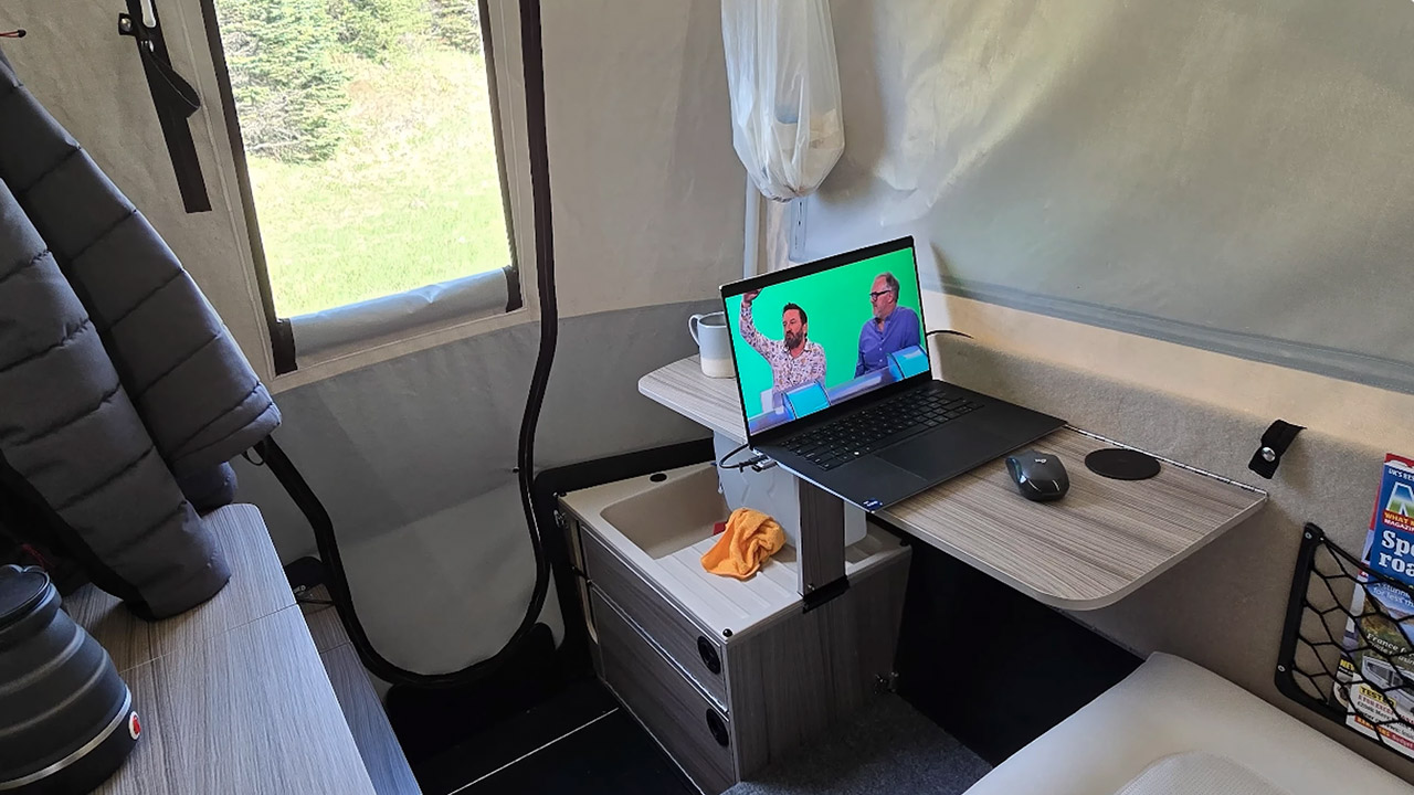 wheelhome Dashaway eCT Tesla Model 3 Micro Camper