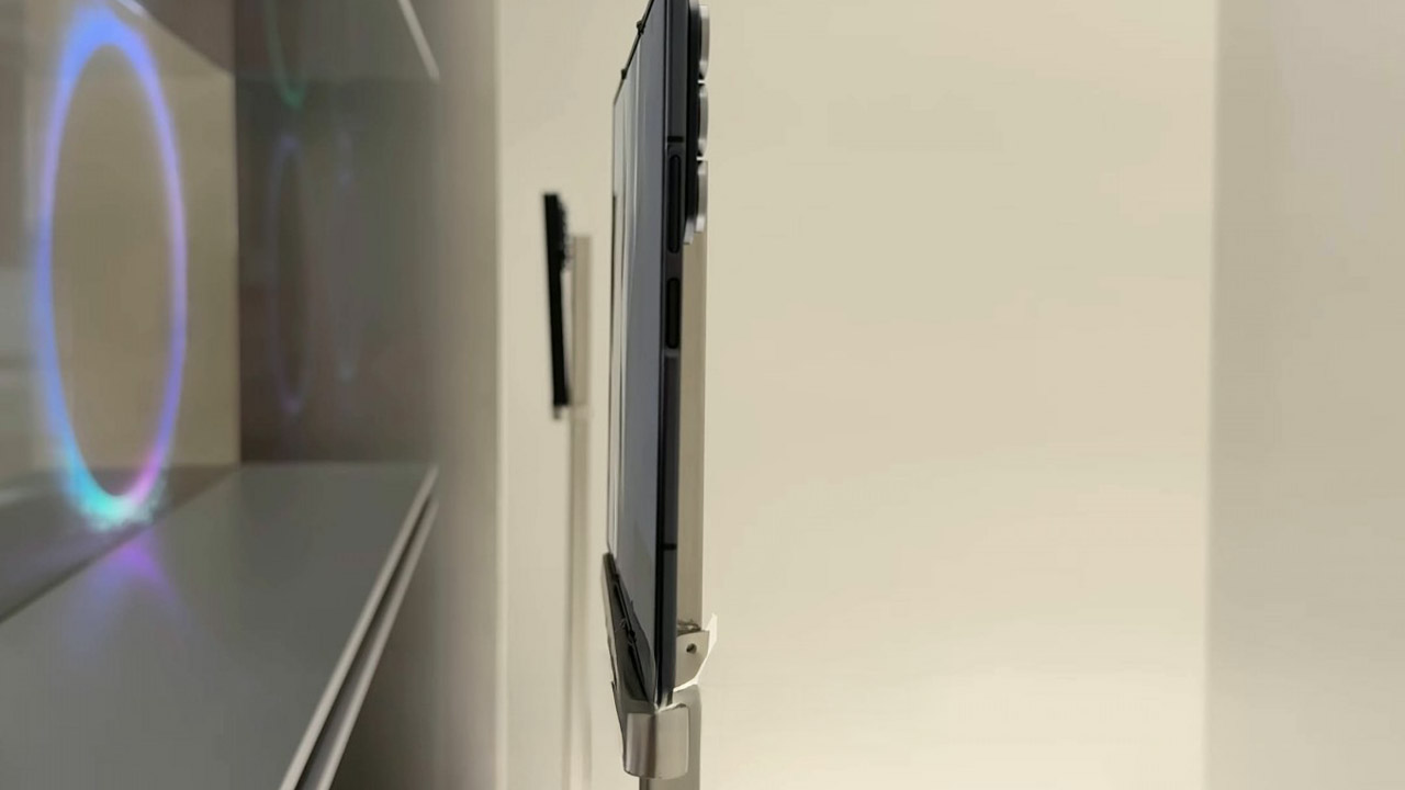 Samsung Galaxy Z Trifold Smartphone Spy Shot Leak