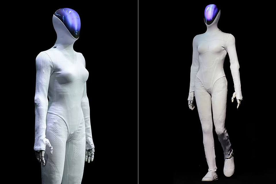 Xpeng IRON Humanoid Robot Reveal