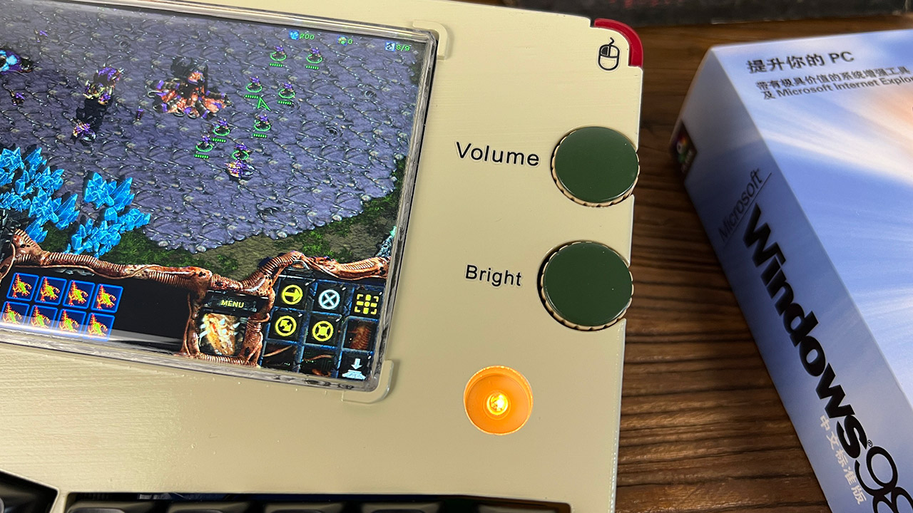 Handheld Windows 98 PC Mod