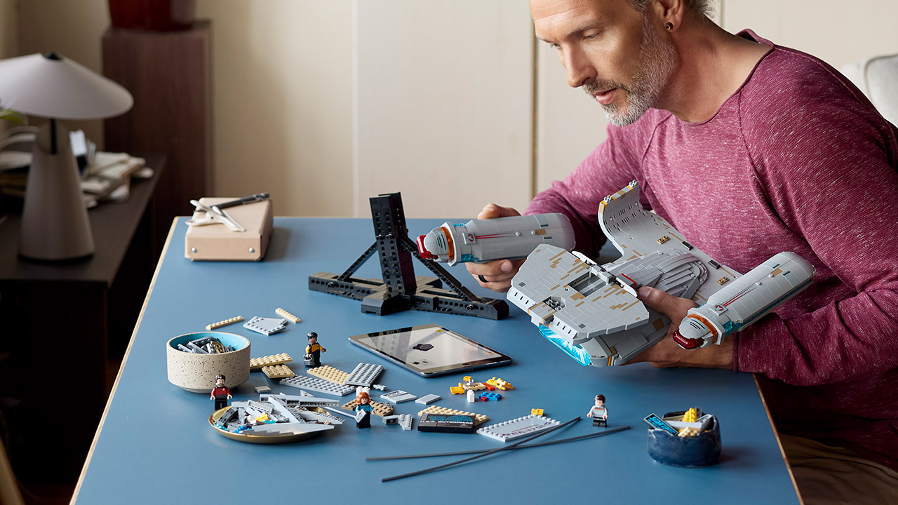 LEGO Icons Star Trek USS Enterprise NCC-1701-D 10356 Set