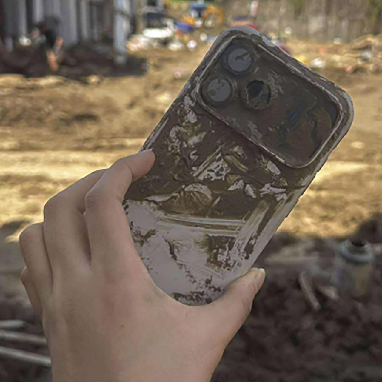 iPhone 17 Pro Max Flood Survival Disaster
