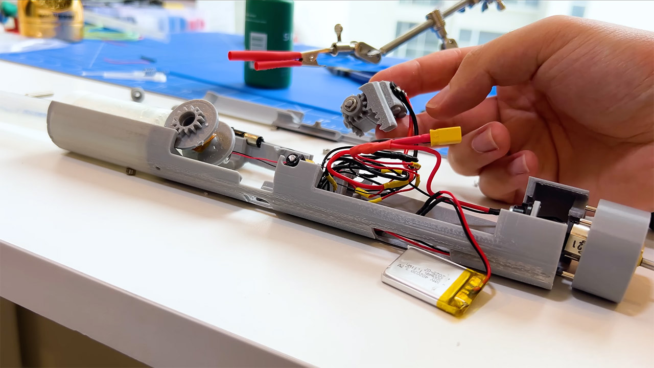 HeroTech Impossible Lightsaber Retractable