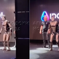 Russia AIdol Humanoid Robot Fall