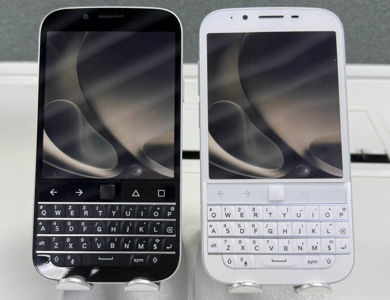 Zinway Q27 Smartphone BlackBerry Leak